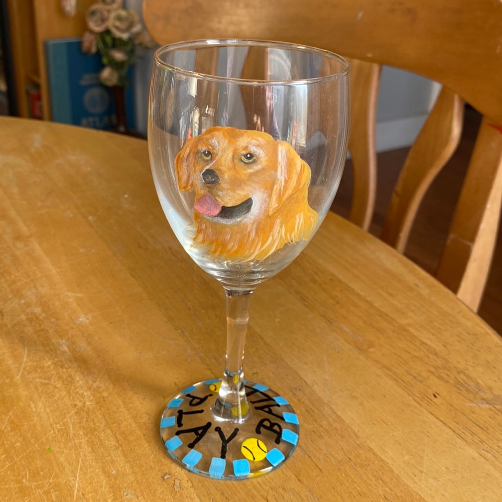 1 hand painted golden retriever wine glass